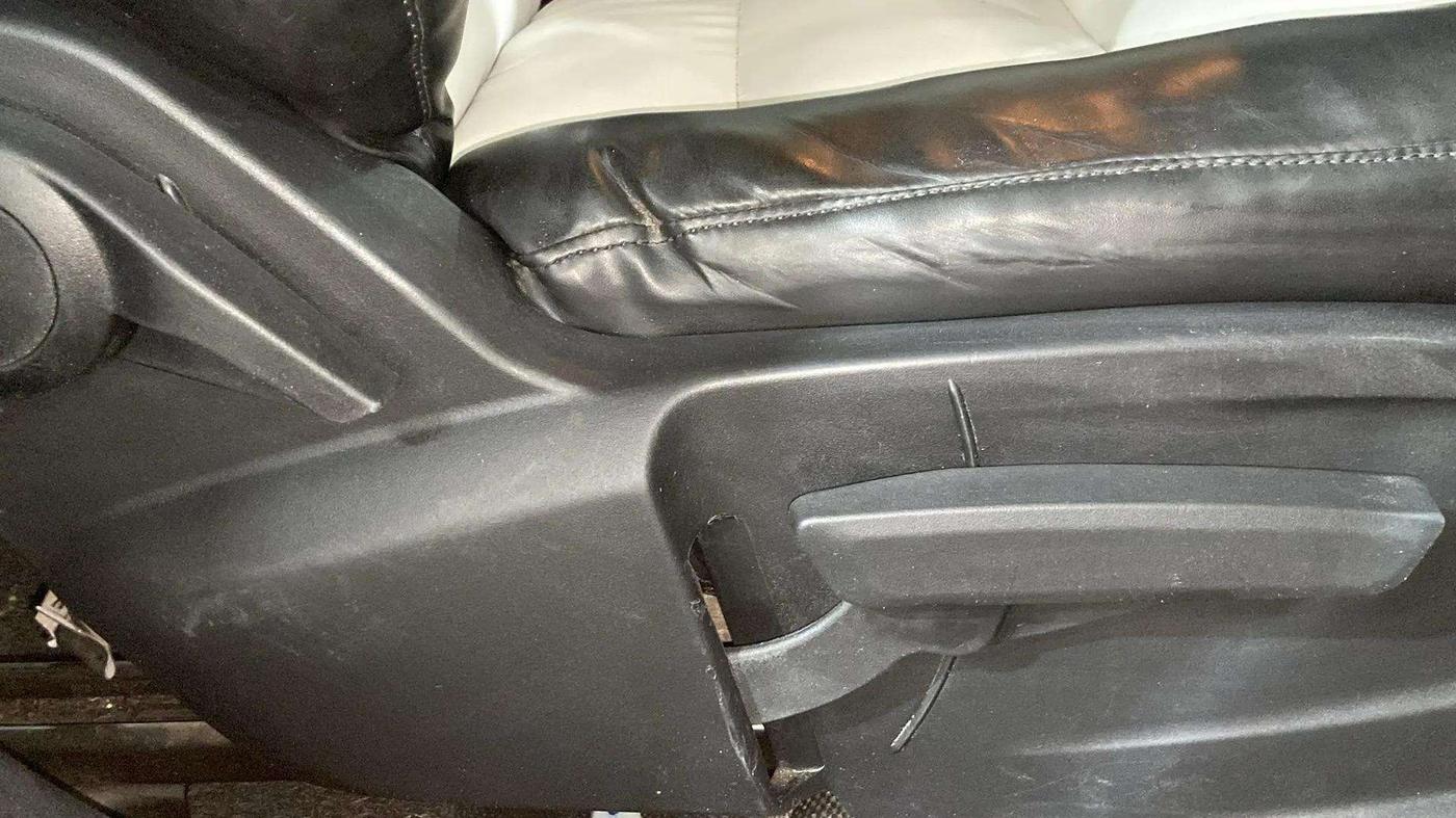 2021 Tata PUNCH CREATIVE  MT, Petrol, Manual, 64,957 km, Driver Side Adjustment Panel