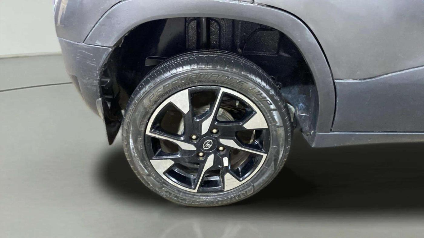 2021 Tata PUNCH CREATIVE  MT, Petrol, Manual, 64,957 km, Right Rear Wheel