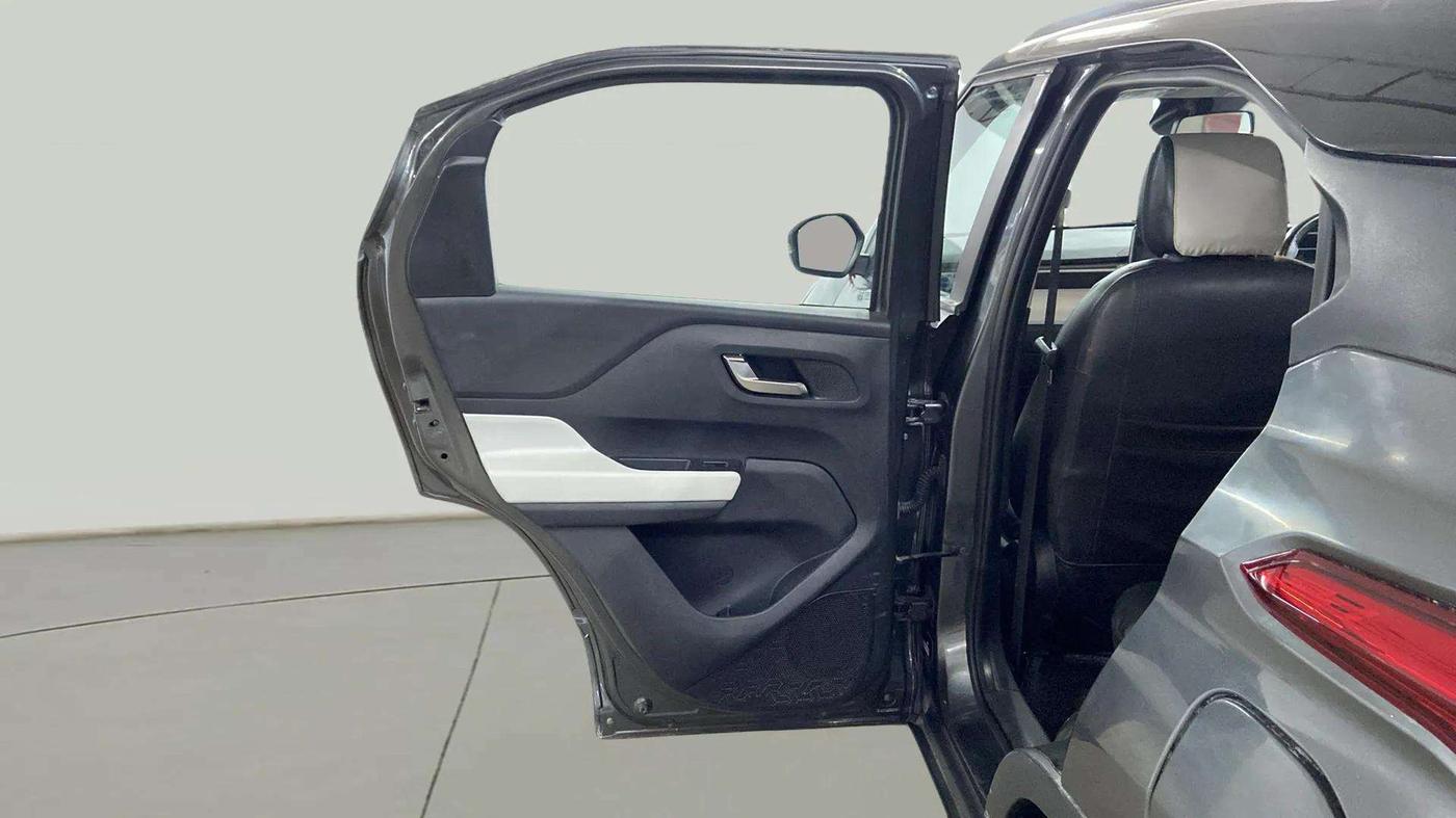 2021 Tata PUNCH CREATIVE  MT, Petrol, Manual, 64,957 km, LHS Rear Door