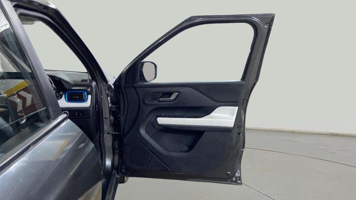 2021 Tata PUNCH CREATIVE  MT, Petrol, Manual, 64,957 km, RHS Front Door
