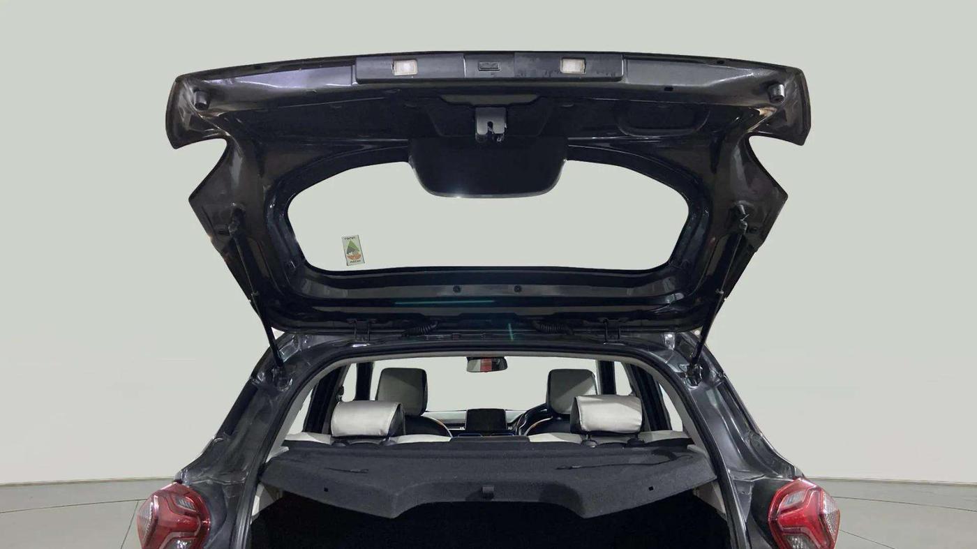 2021 Tata PUNCH CREATIVE  MT, Petrol, Manual, 64,957 km, Boot Door Open