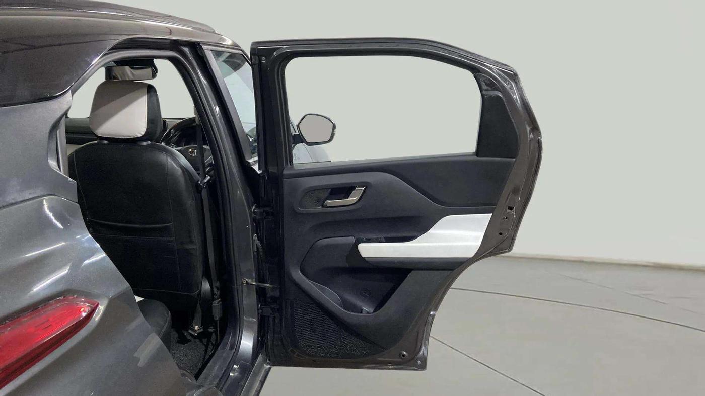 2021 Tata PUNCH CREATIVE  MT, Petrol, Manual, 64,957 km, RHS Rear Door