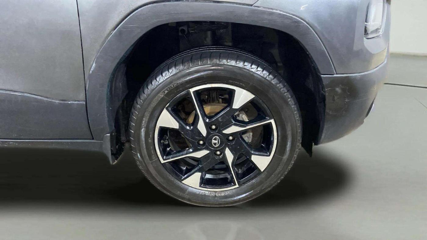 2021 Tata PUNCH CREATIVE  MT, Petrol, Manual, 64,957 km, Right Front Wheel