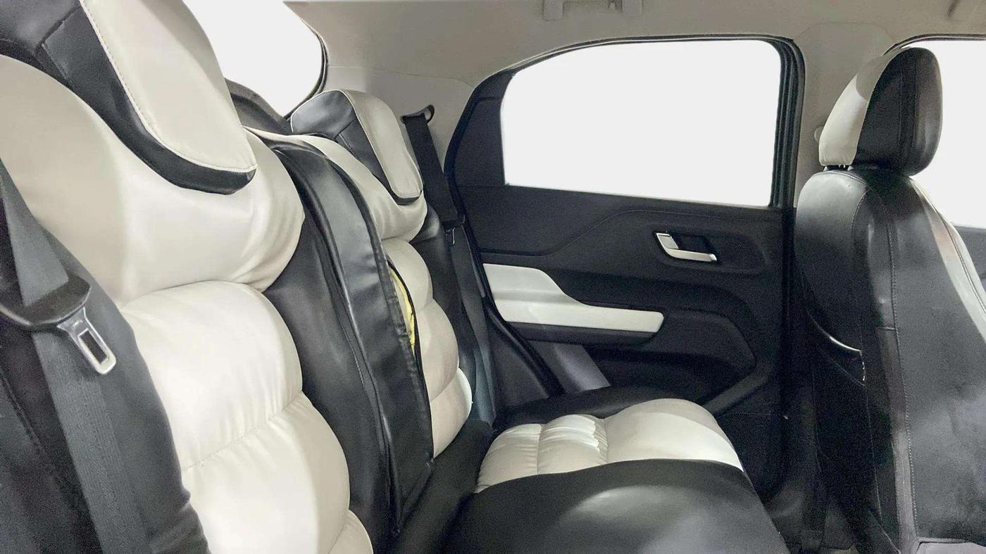 2021 Tata PUNCH CREATIVE  MT, Petrol, Manual, 64,957 km, Right Side Rear Door Cabin
