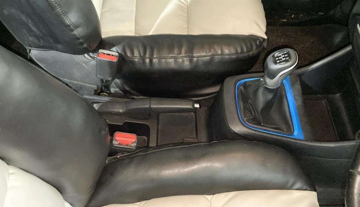 2021 Tata PUNCH CREATIVE  MT, Petrol, Manual, 64,829 km, Gear Lever