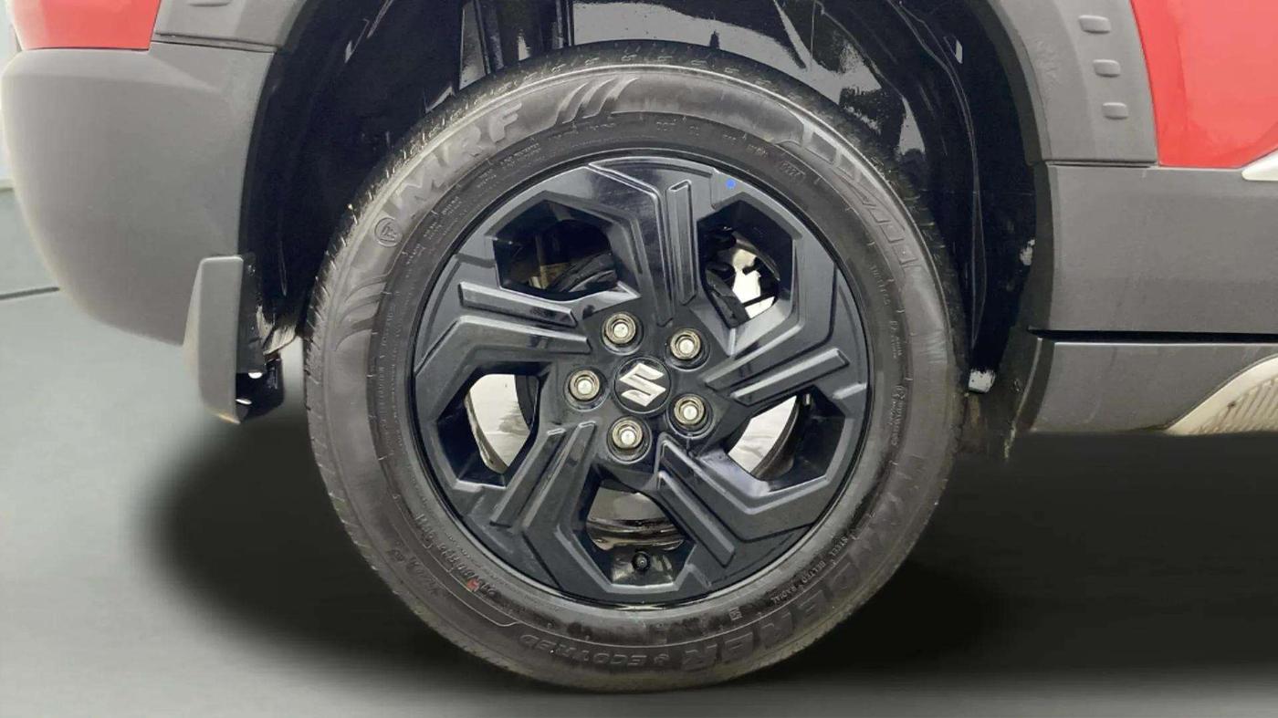 2024 Maruti BREZZA ZXI + SMART HYBRID DUAL TONE, Petrol, Manual, 9,742 km, Right Rear Wheel