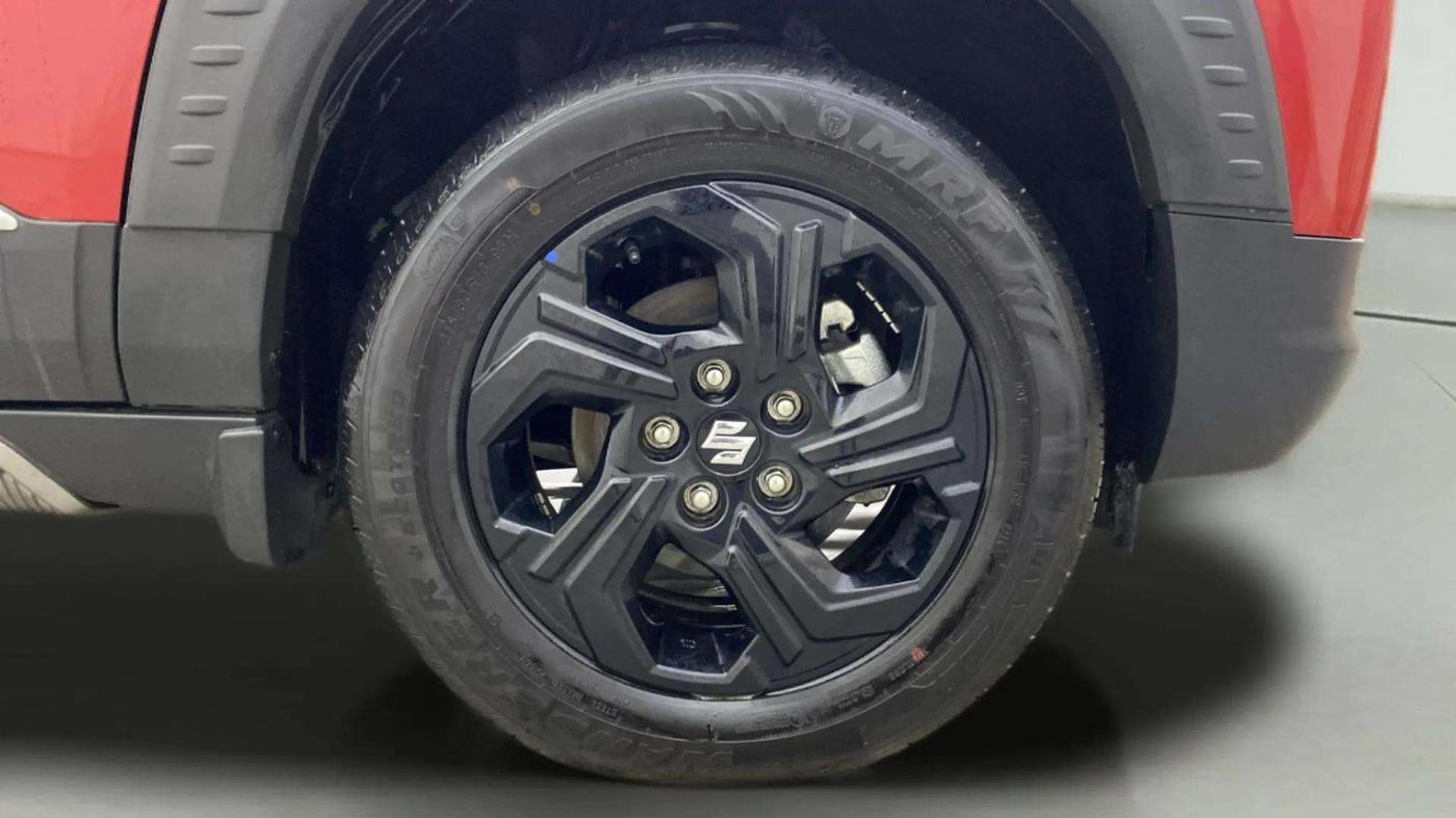 2024 Maruti BREZZA ZXI + SMART HYBRID DUAL TONE, Petrol, Manual, 9,742 km, Right Front Wheel