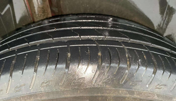 2024 Maruti BREZZA ZXI + SMART HYBRID DUAL TONE, Petrol, Manual, 9,607 km, Right Rear Tyre Tread