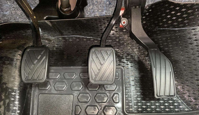 2024 Maruti BREZZA ZXI + SMART HYBRID DUAL TONE, Petrol, Manual, 9,607 km, Pedals