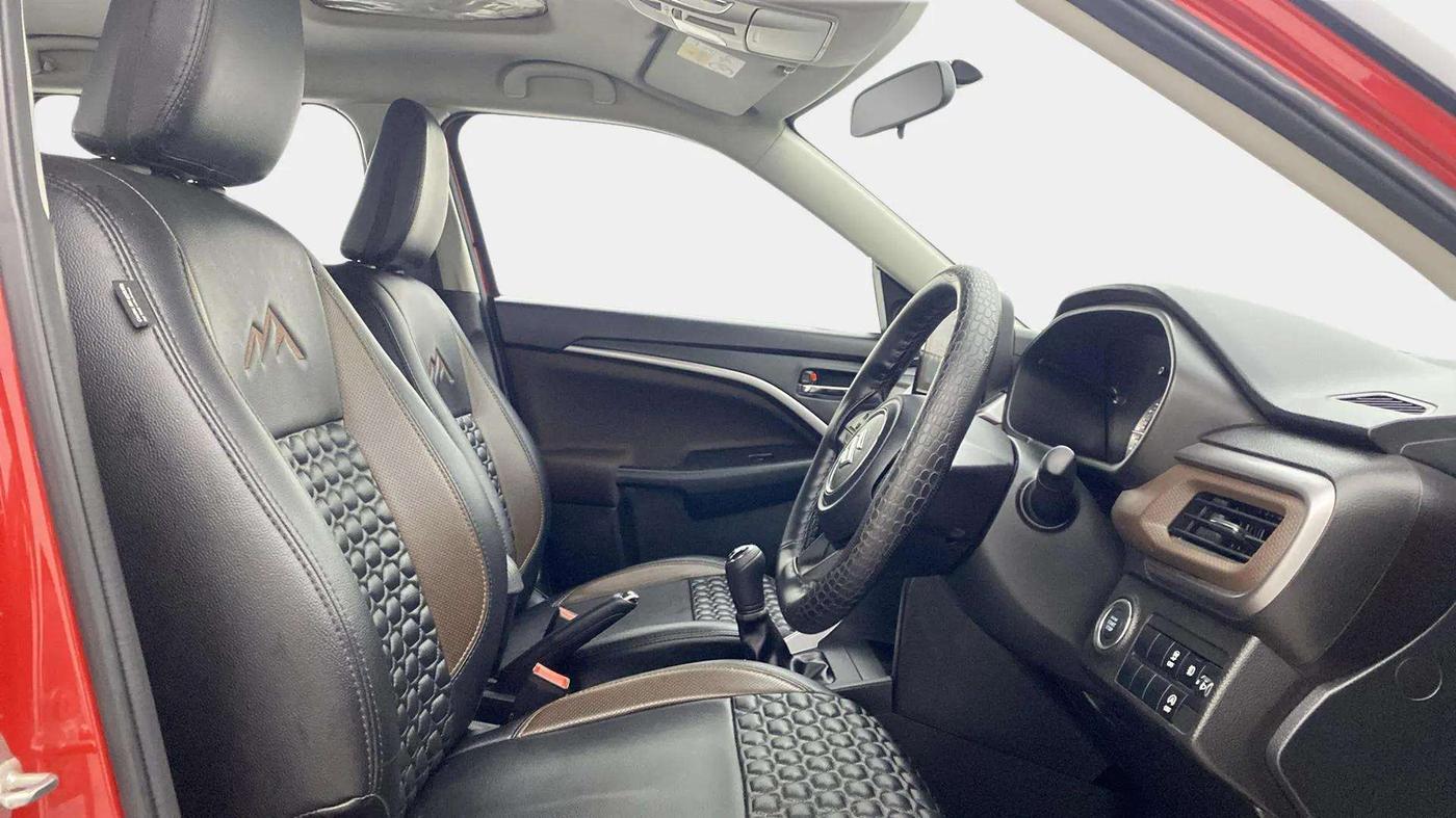 2024 Maruti BREZZA ZXI + SMART HYBRID DUAL TONE, Petrol, Manual, 9,742 km, Right Side Front Door Cabin