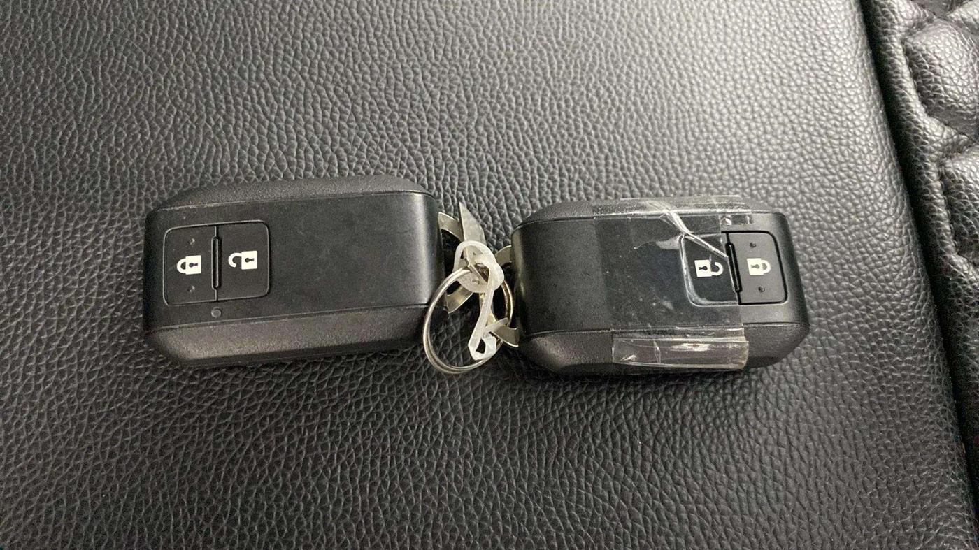 2024 Maruti BREZZA ZXI + SMART HYBRID DUAL TONE, Petrol, Manual, 9,742 km, Key Close Up