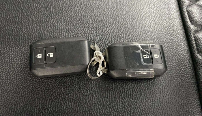 2024 Maruti BREZZA ZXI + SMART HYBRID DUAL TONE, Petrol, Manual, 9,607 km, Key Close Up
