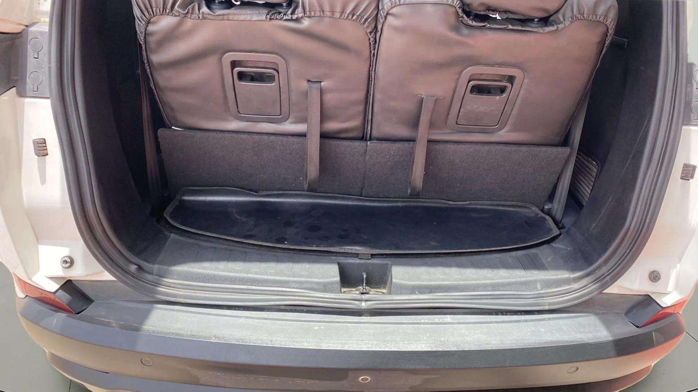 2022 Tata Safari XE, Diesel, Manual, 55,612 km, Boot Inside