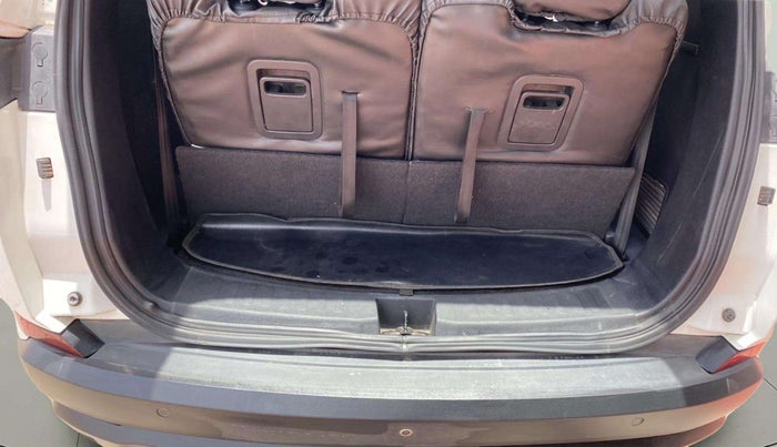 2022 Tata Safari XE, Diesel, Manual, 55,446 km, Boot Inside
