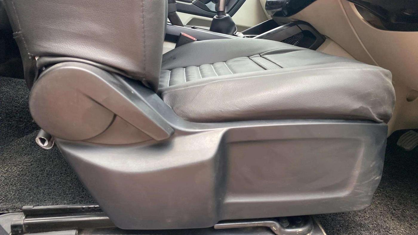 2022 Tata Safari XE, Diesel, Manual, 55,612 km, Driver Side Adjustment Panel