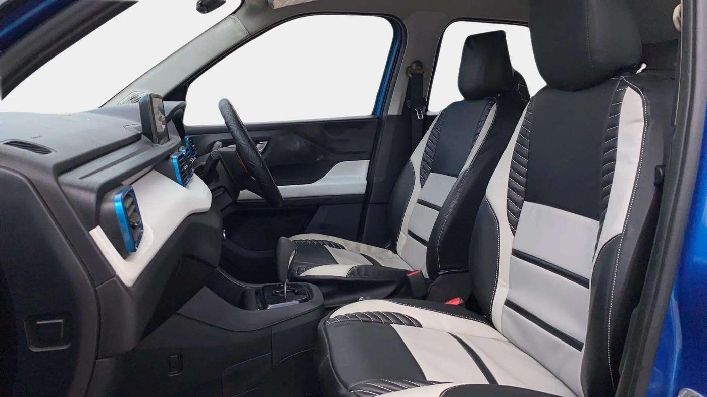 2023 Tata PUNCH CREATIVE AMT 1.2 RTN DUAL TONE, Petrol, Automatic, 3,844 km, Right Side Front Door Cabin