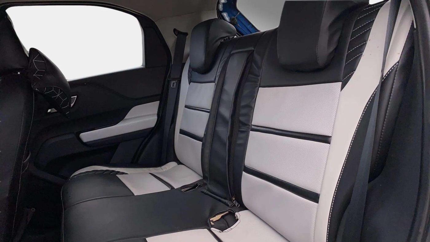 2023 Tata PUNCH CREATIVE AMT 1.2 RTN DUAL TONE, Petrol, Automatic, 3,844 km, Right Side Rear Door Cabin