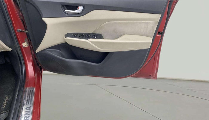 2018 Hyundai Verna 1.6 EX AT CRDI, Diesel, Automatic, 66,232 km, Driver Side Door Panels Control