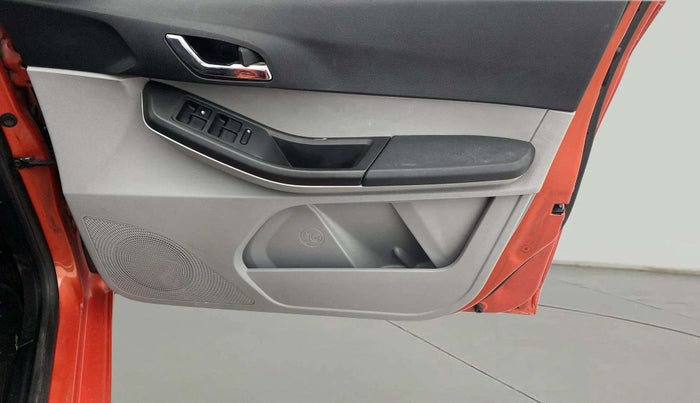2021 Tata Tiago XZA PLUS PETROL, Petrol, Automatic, 49,232 km, Driver Side Door Panels Control