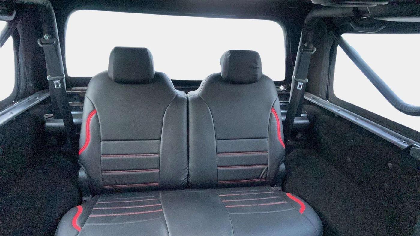 2021 Mahindra Thar LX  P 4WD AT CONVERTIBLE, Petrol, Automatic, 28,712 km, Right Side Rear Door Cabin