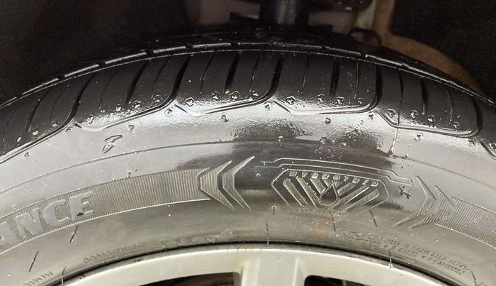 2021 Volkswagen Vento HIGHLINE PLUS 1.0L TSI AT, Petrol, Automatic, 45,875 km, Left Front Tyre Tread