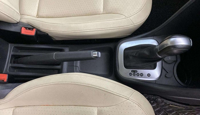 2021 Volkswagen Vento HIGHLINE PLUS 1.0L TSI AT, Petrol, Automatic, 45,875 km, Gear Lever