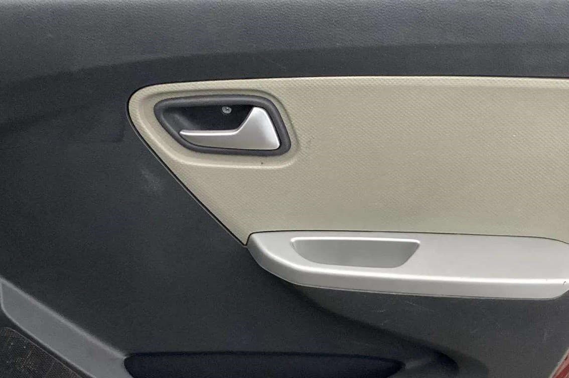 2019 Maruti Alto K10 VXI, Petrol, Manual, 18,865 km, Driver Side Door Panels Control