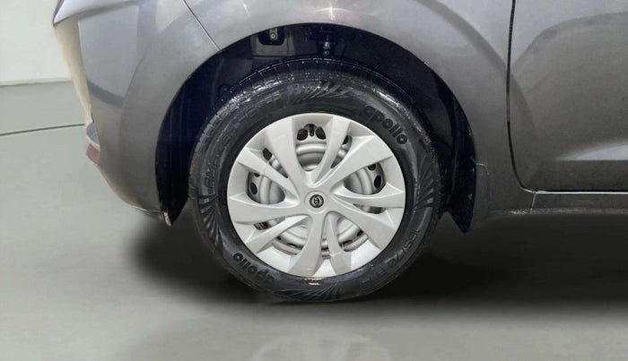 2022 Hyundai GRAND I10 NIOS ERA 1.2 KAPPA VTVT, Petrol, Manual, 11,897 km, Left Front Wheel