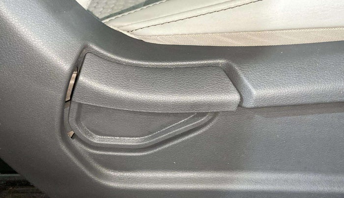 2022 Hyundai GRAND I10 NIOS ERA 1.2 KAPPA VTVT, Petrol, Manual, 11,897 km, Driver Side Adjustment Panel