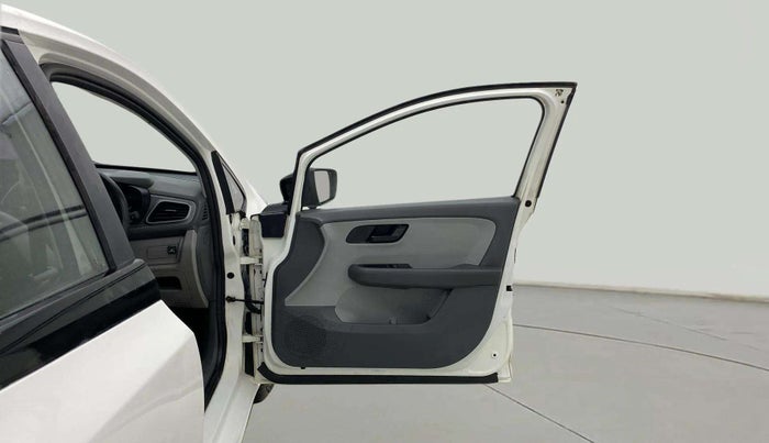 2020 Tata ALTROZ XE PETROL, CNG, Manual, 70,228 km, RHS Front Door