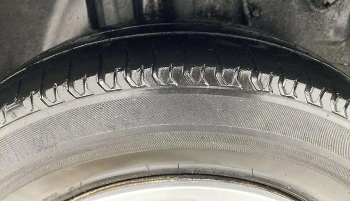 2020 Tata ALTROZ XE PETROL, CNG, Manual, 70,228 km, Right Rear Tyre Tread