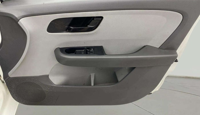 2020 Tata ALTROZ XE PETROL, CNG, Manual, 70,228 km, Driver Side Door Panels Control