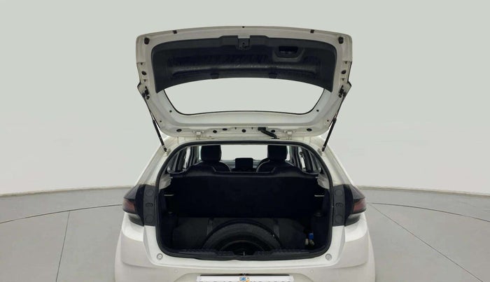2020 Tata ALTROZ XE PETROL, CNG, Manual, 70,228 km, Boot Door Open