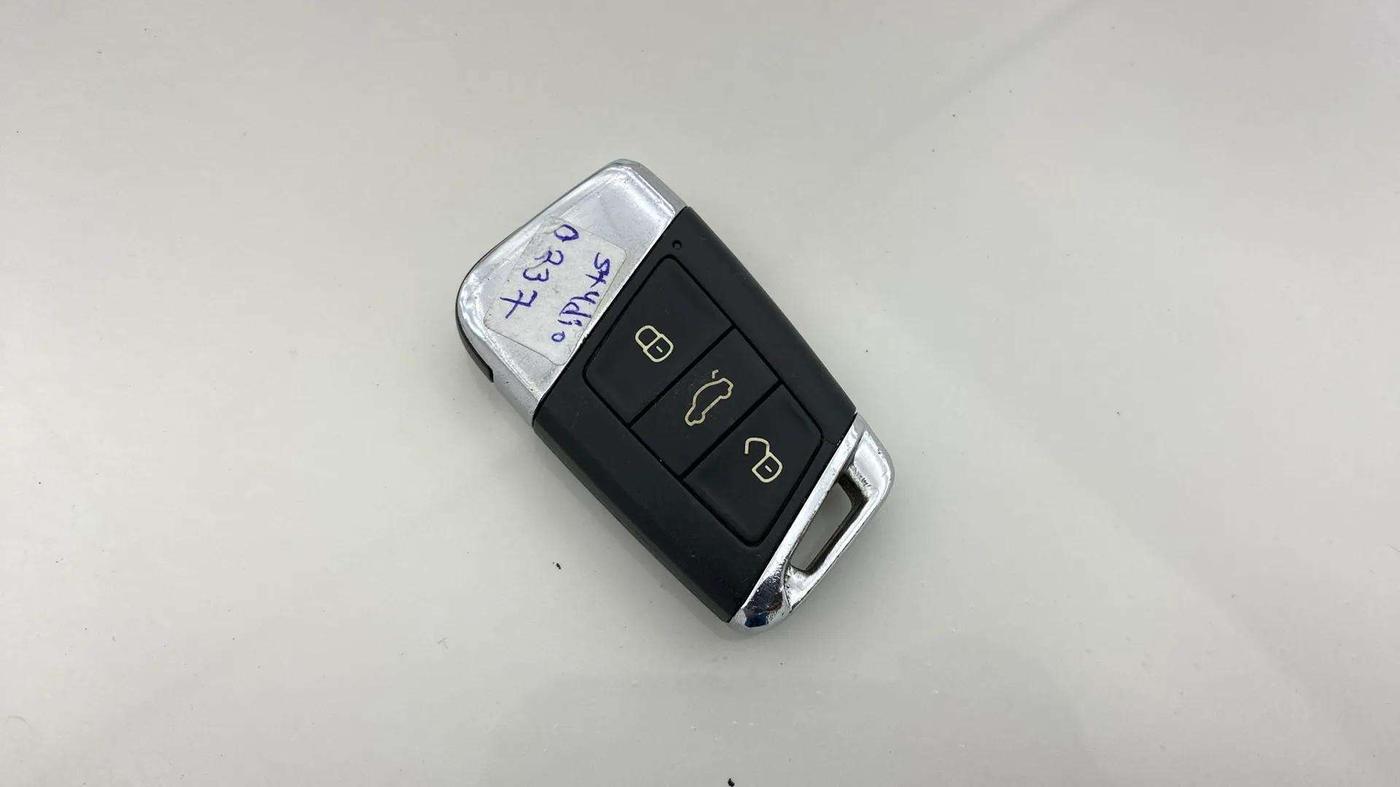 2017 Skoda Superb STYLE 1.8 TSI AT, Petrol, Automatic, 62,326 km, Key Close Up
