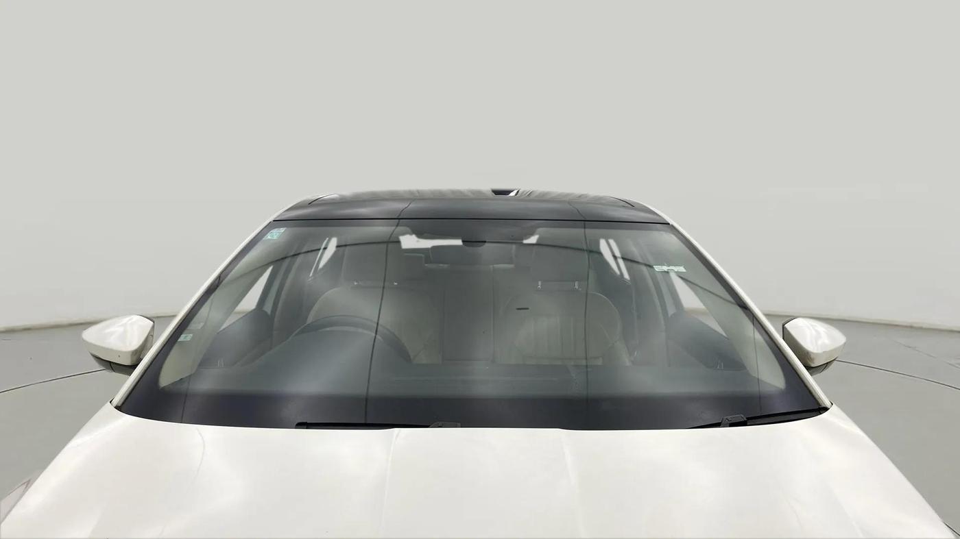 2017 Skoda Superb STYLE 1.8 TSI AT, Petrol, Automatic, 62,326 km, Front Windshield