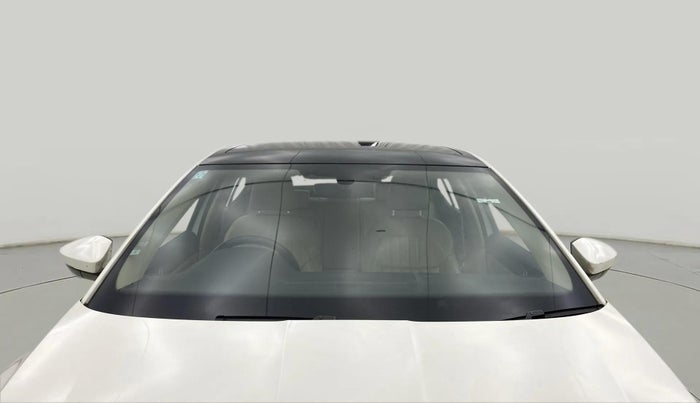 2017 Skoda Superb STYLE 1.8 TSI AT, Petrol, Automatic, 62,326 km, Front Windshield