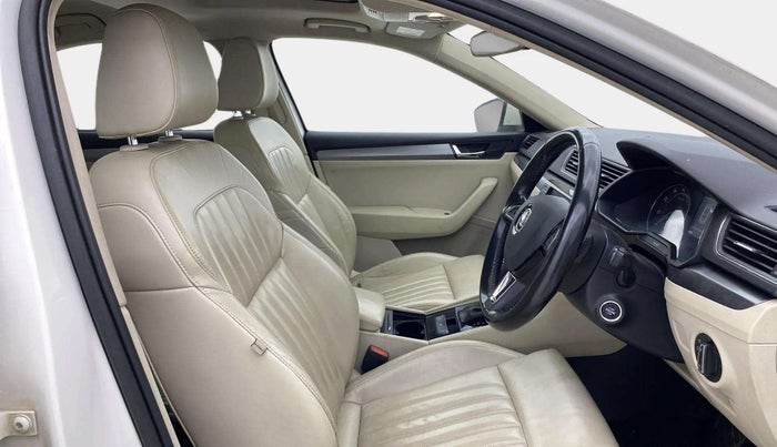 2017 Skoda Superb STYLE 1.8 TSI AT, Petrol, Automatic, 62,326 km, Right Side Front Door Cabin