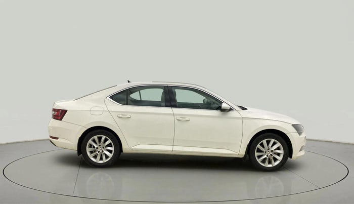 2017 Skoda Superb STYLE 1.8 TSI AT, Petrol, Automatic, 62,326 km, Right Side View
