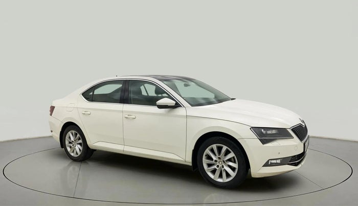 2017 Skoda Superb STYLE 1.8 TSI AT, Petrol, Automatic, 62,326 km, Right Front Diagonal