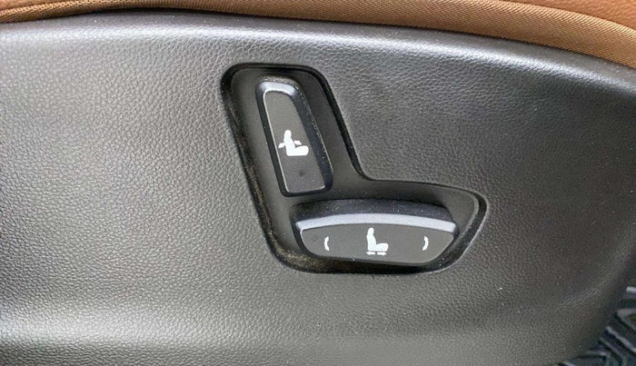 2020 MG HECTOR PLUS SHARP 1.5 PETROL TURBO DCT 6-STR, Petrol, Automatic, 15,320 km, Driver Side Adjustment Panel