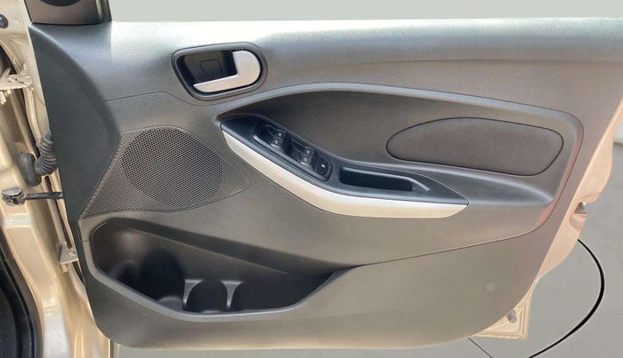 2018 Ford FREESTYLE TREND 1.2 PETROL, Petrol, Manual, 36,019 km, Driver Side Door Panels Control