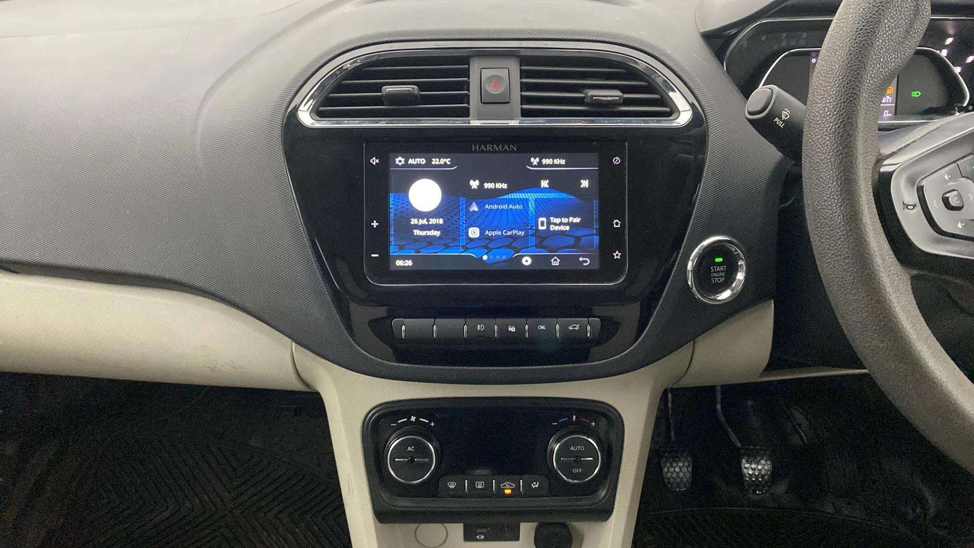 Center-console---infotainment-28