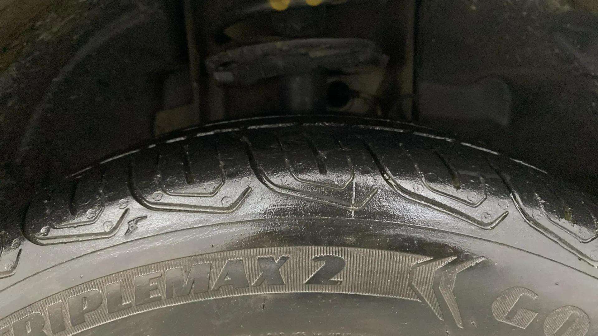RHS-Front-Tyre-Tread-18