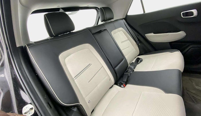 2023 Hyundai VENUE SX 1.0 (O) TURBO IMT, Petrol, Manual, 16,784 km, Right Side Rear Door Cabin