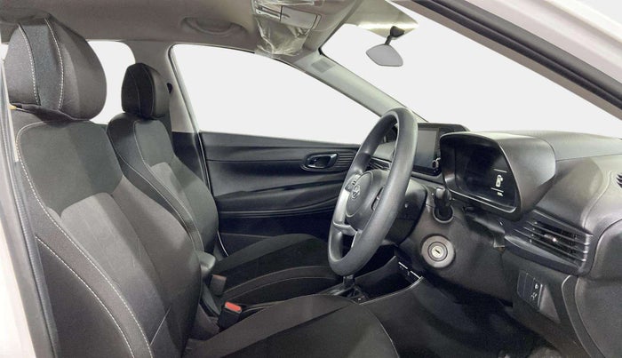 2023 Hyundai NEW I20 Sportz 1.2 IVT, Petrol, Automatic, 13,310 km, Right Side Front Door Cabin