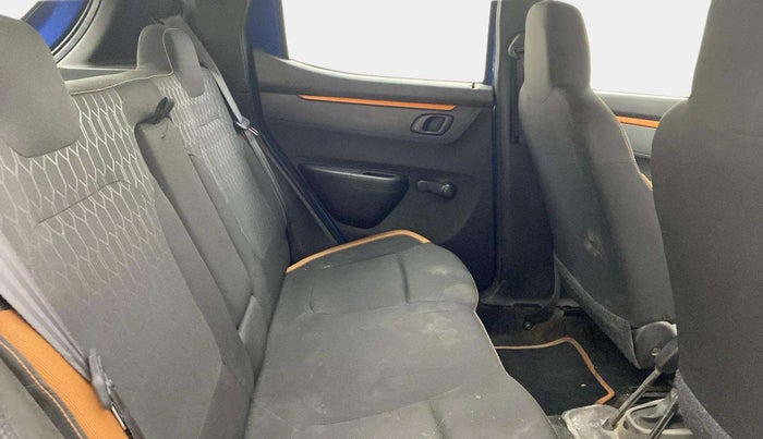 2019 Renault Kwid CLIMBER 1.0 AMT, Petrol, Automatic, 34,215 km, Right Side Rear Door Cabin