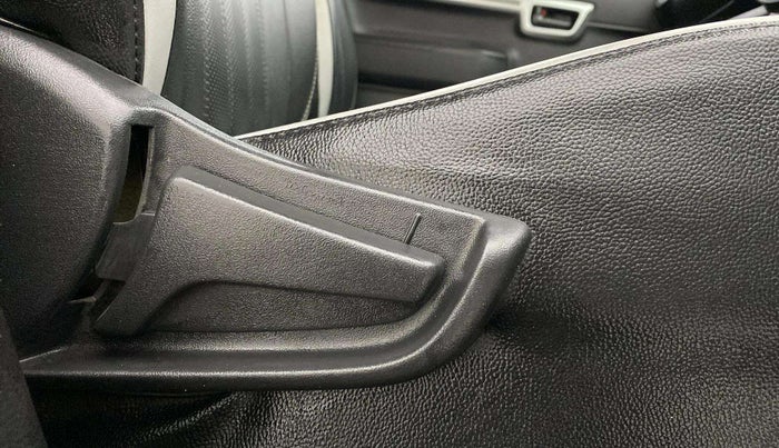2019 Maruti S PRESSO VXI+, Petrol, Manual, 32,767 km, Driver Side Adjustment Panel