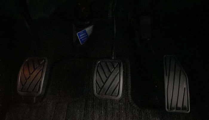 2019 Maruti Baleno ZETA PETROL 1.2, Petrol, Manual, 61,088 km, Pedals