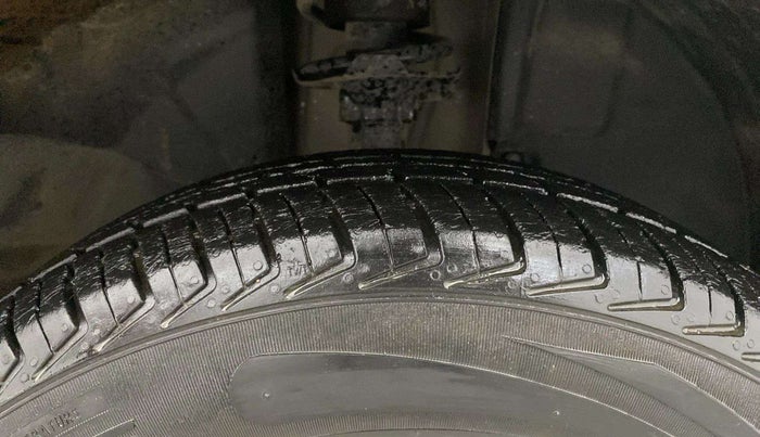 2016 Renault Kwid RXT 0.8, Petrol, Manual, 19,273 km, Right Front Tyre Tread