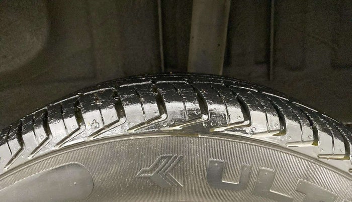 2016 Renault Kwid RXT 0.8, Petrol, Manual, 19,273 km, Left Rear Tyre Tread